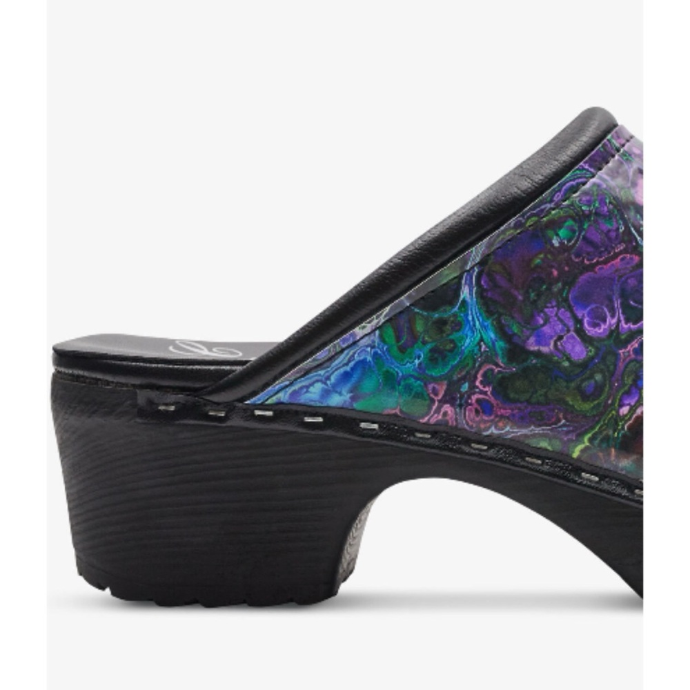 C.C Marble-ous Clogs - Picture 5 of 7